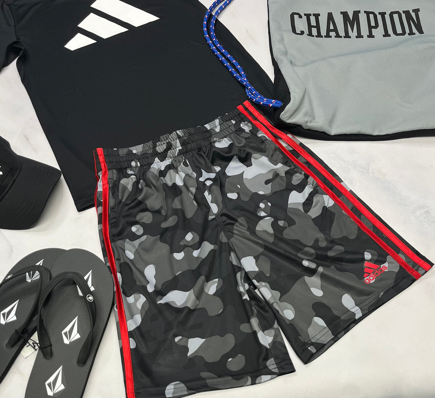 🌴 Bermuda : Adidas en tissu de sport neuf ! 10-12 ans garçon neuf !