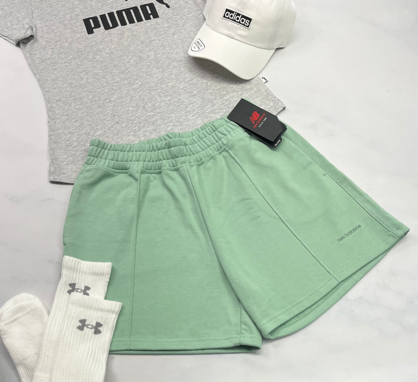 🌿 Short : New Balance taille haute en ouaté . Vert incroyable neuf ! Small femme .