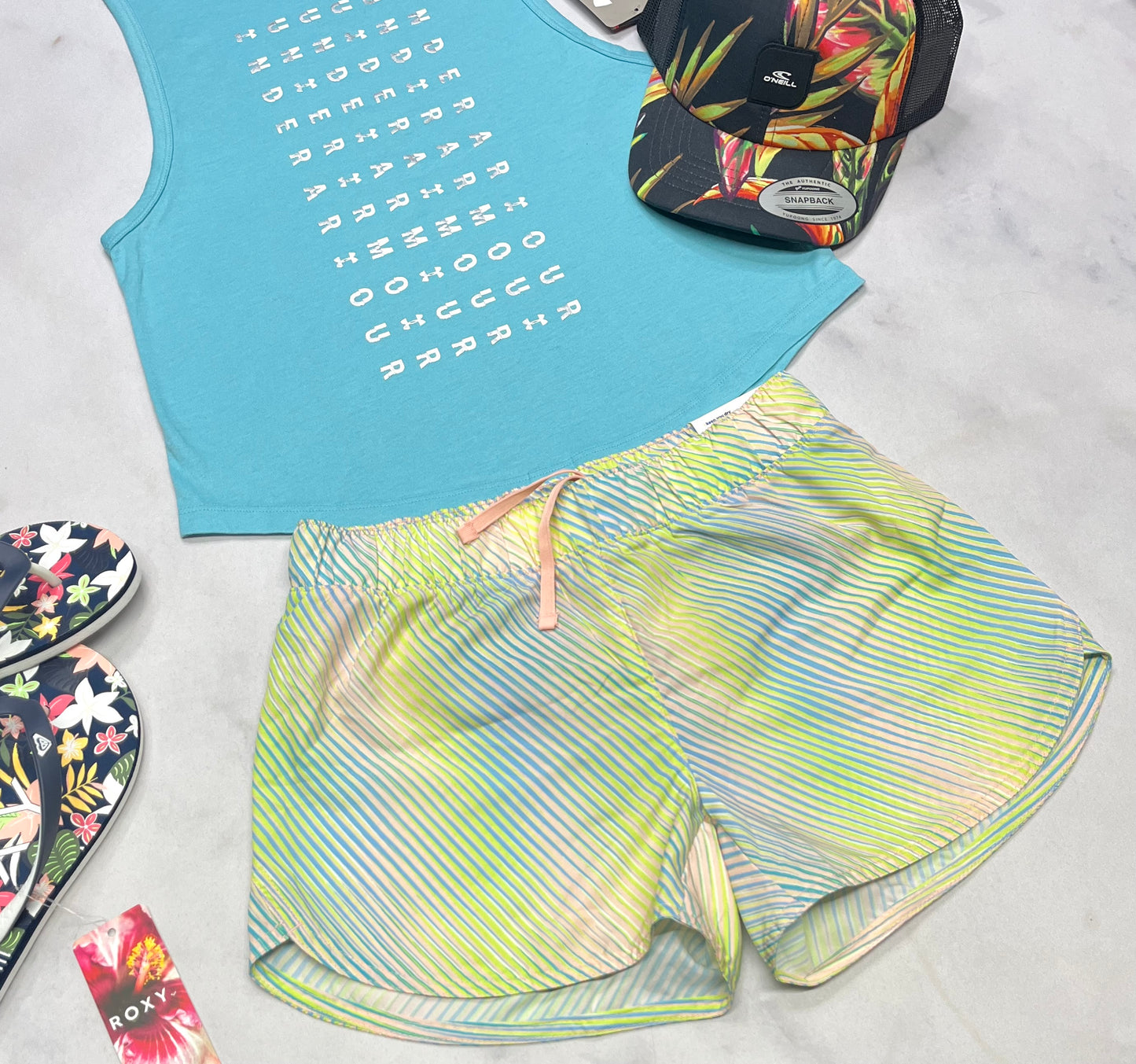 ☀️ Short : en tissu de sport léger ( qui sèche rapidement ) avec sous culotte stretch intégré. 10-12 ans fille neuve .