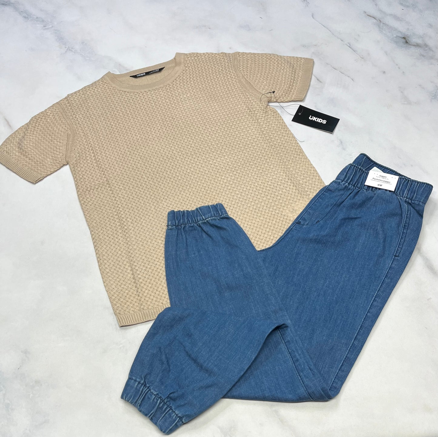 DUO : Manche courte en tricot + 10 ans + Jeans neuve 9/10 ans