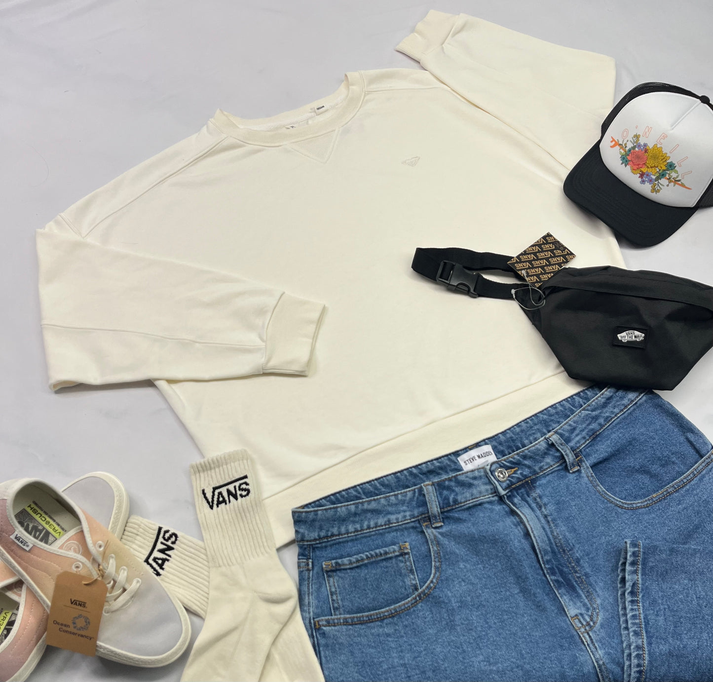 🌴 Ouaté : ROXY XL/ femme pas chaud ni mince . ( Blanc cassé) logo brodé ton sur ton au devant . Coupe relax tendance . Neuf !