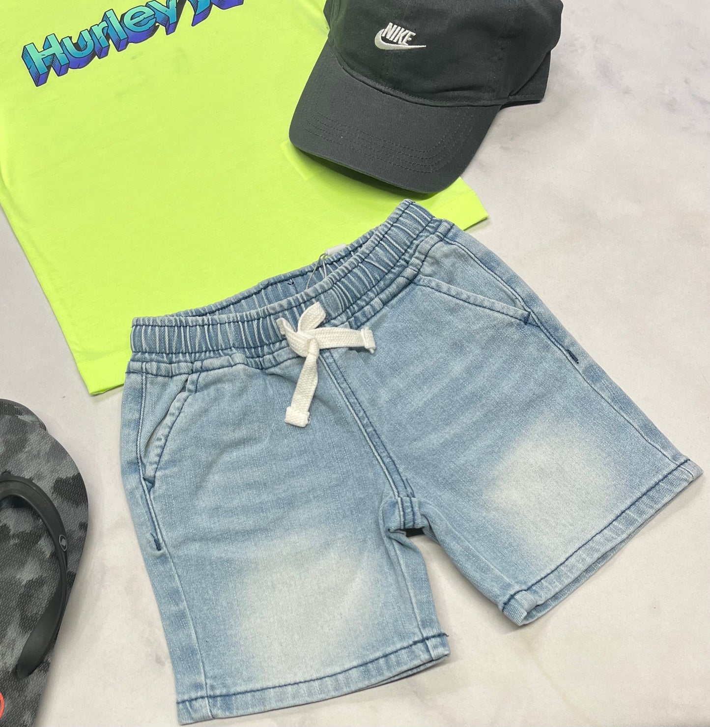 🌿 Short : jeans Tag 3 ans garçon neuve !