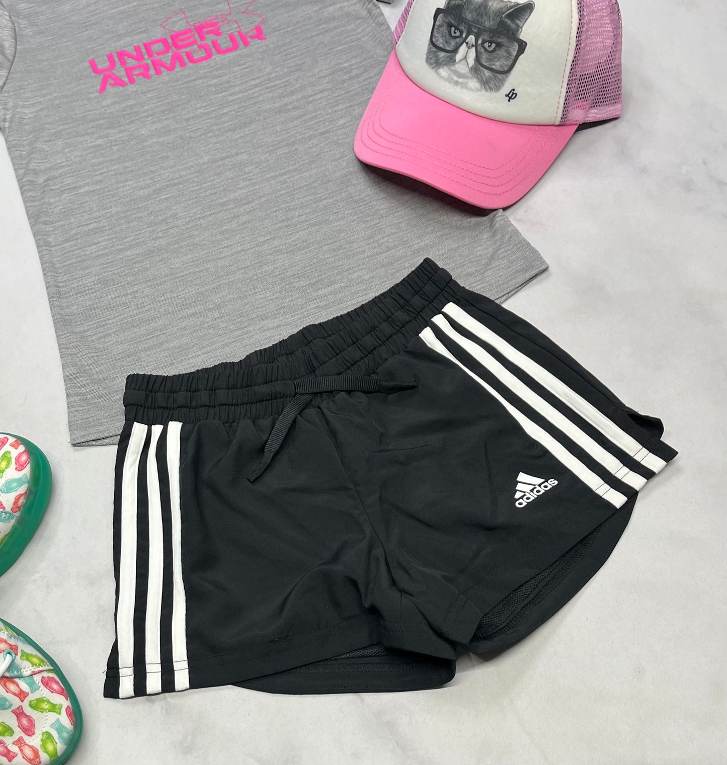 💕 Short sport noir : Adidas + 7 ans fille neuve .