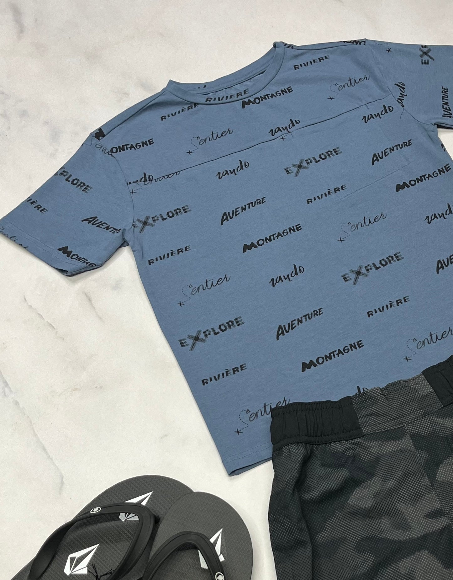 🛹T-Shirt : En beau coton extensible 8(7-8 ans ) garçon neuf !
