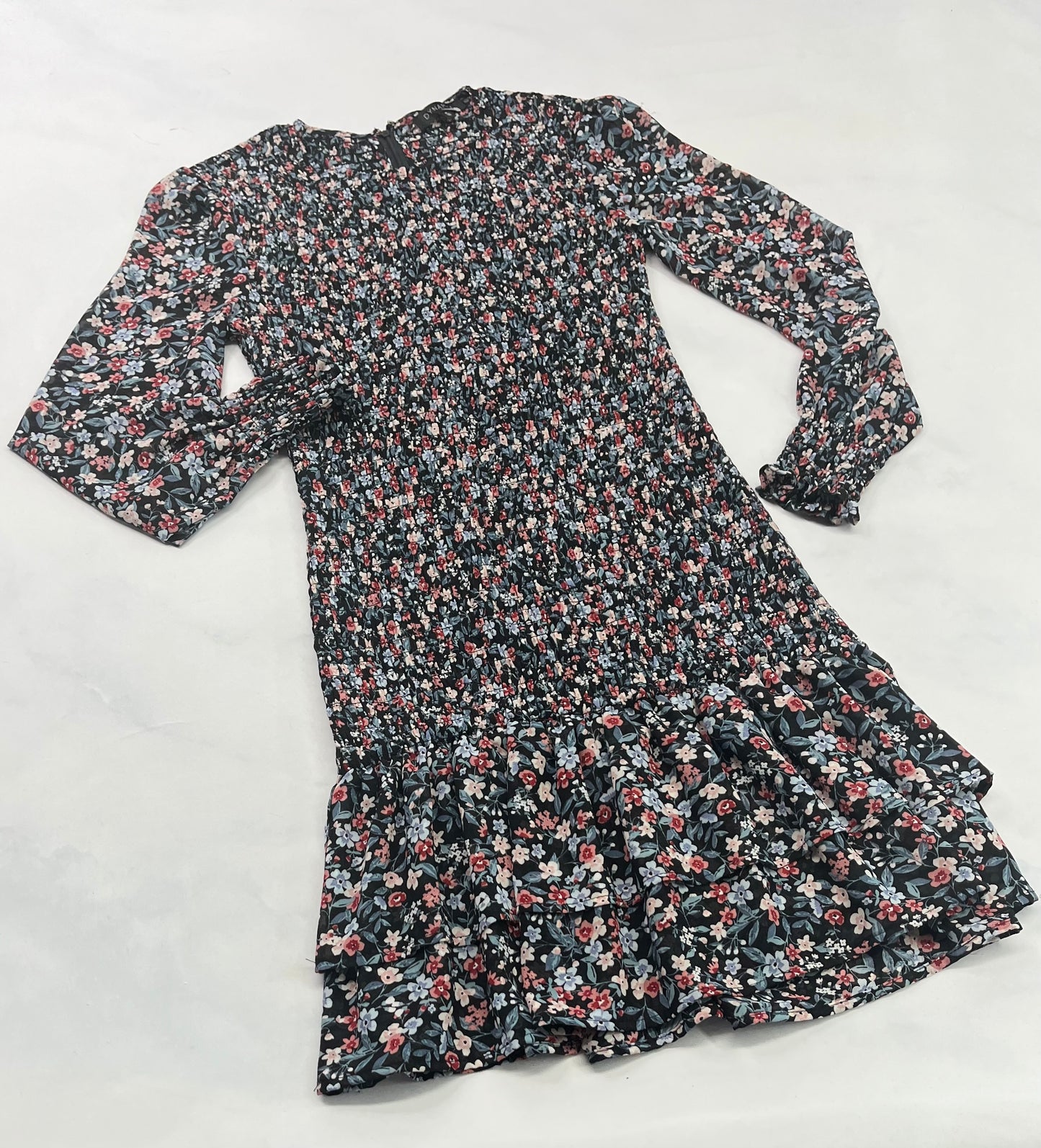 Dynamite: Robe incroyable fait S/ femme comme neuve . Poignet et corps en nid d’abeille stretch de partout . Zip en haut du dos .