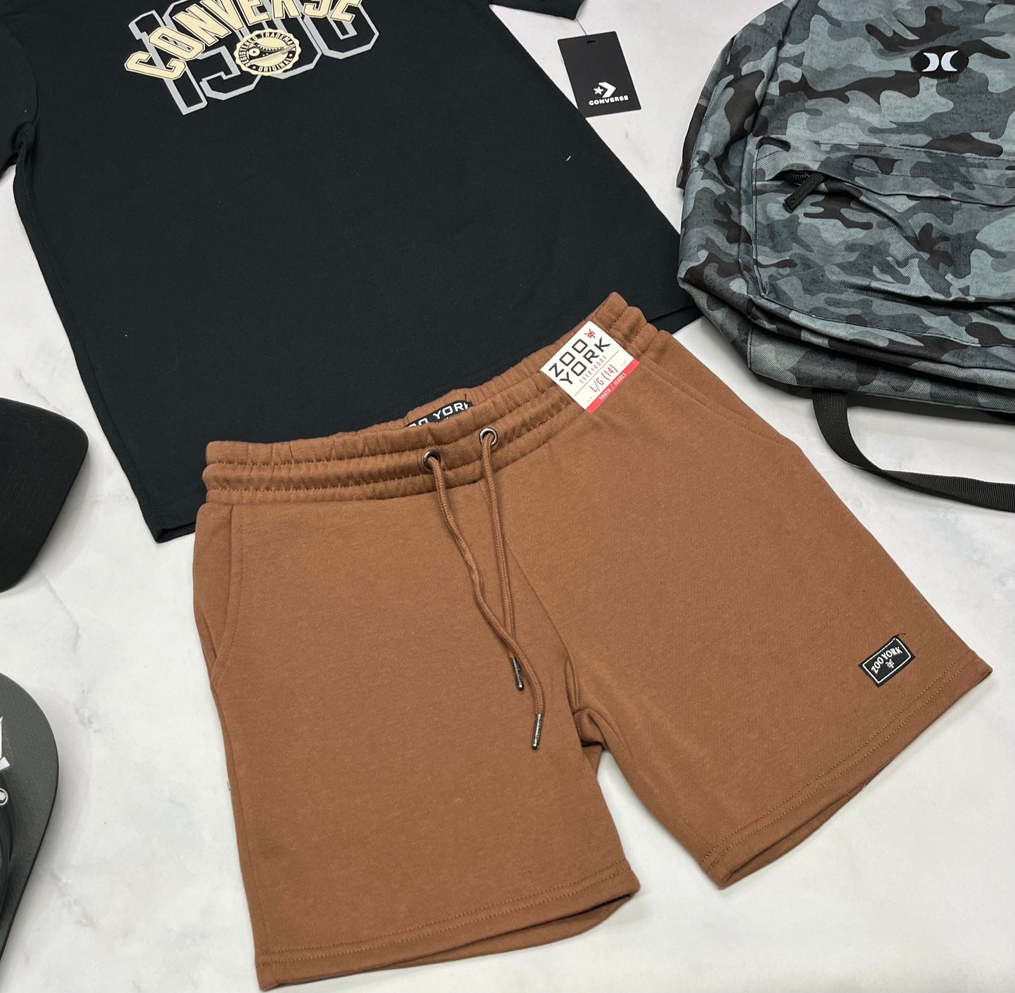 🍂 Short ouaté : Zoo York couleur hyper tendance neuve . 14 ans garçon .