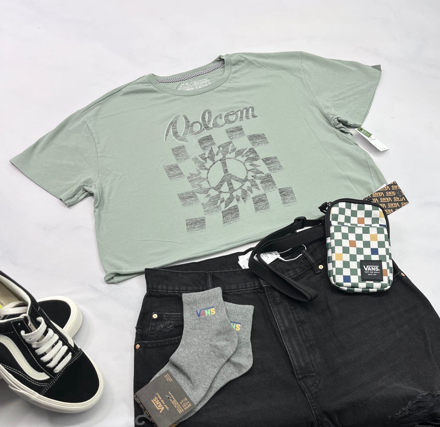 🌿 VOLCOM : manche courte look écourté soft confo . L/ femme neuf !