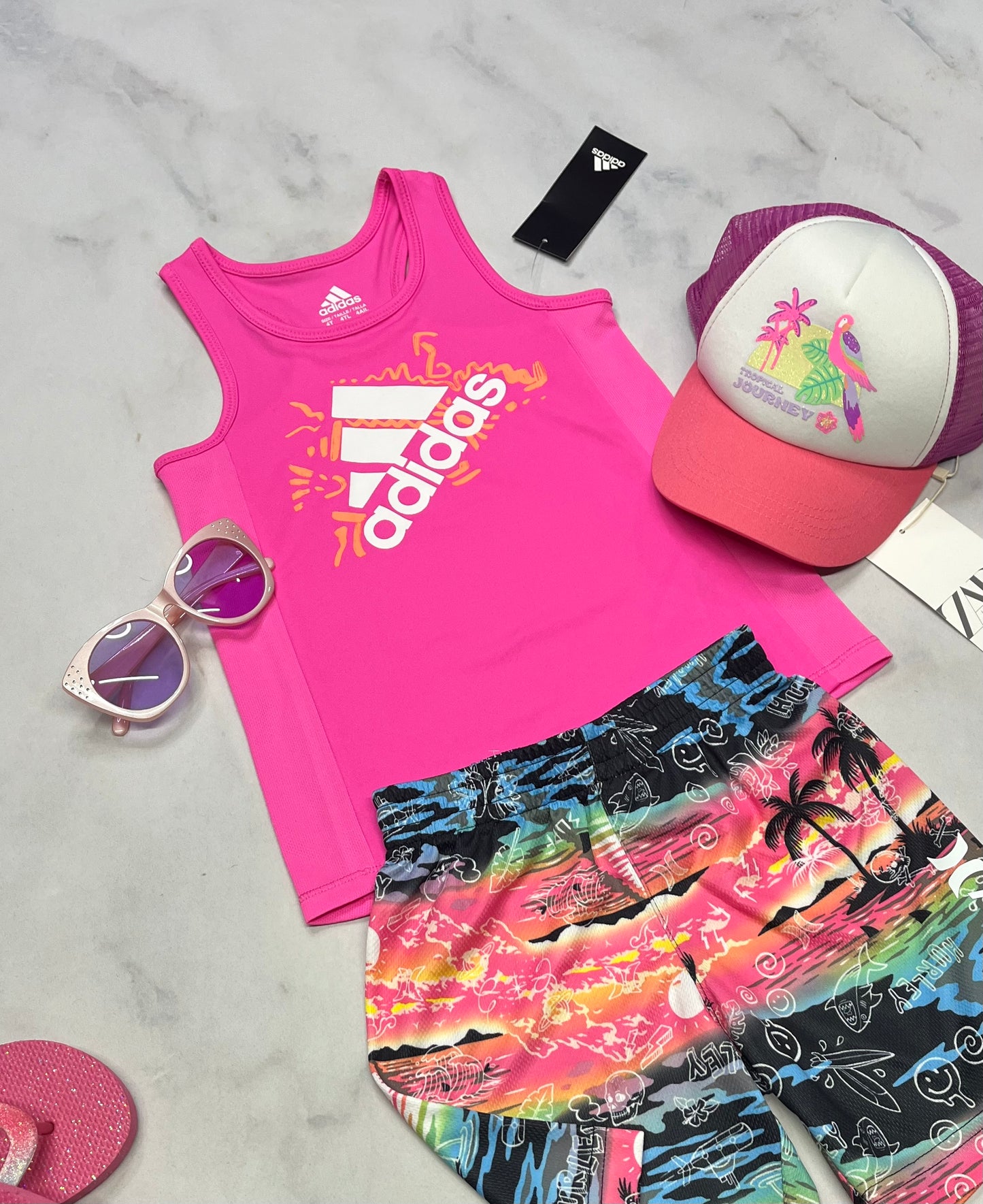 🌷 Camisole : Adidas en tissu de sport 4 ans fille coupe confo neuve .