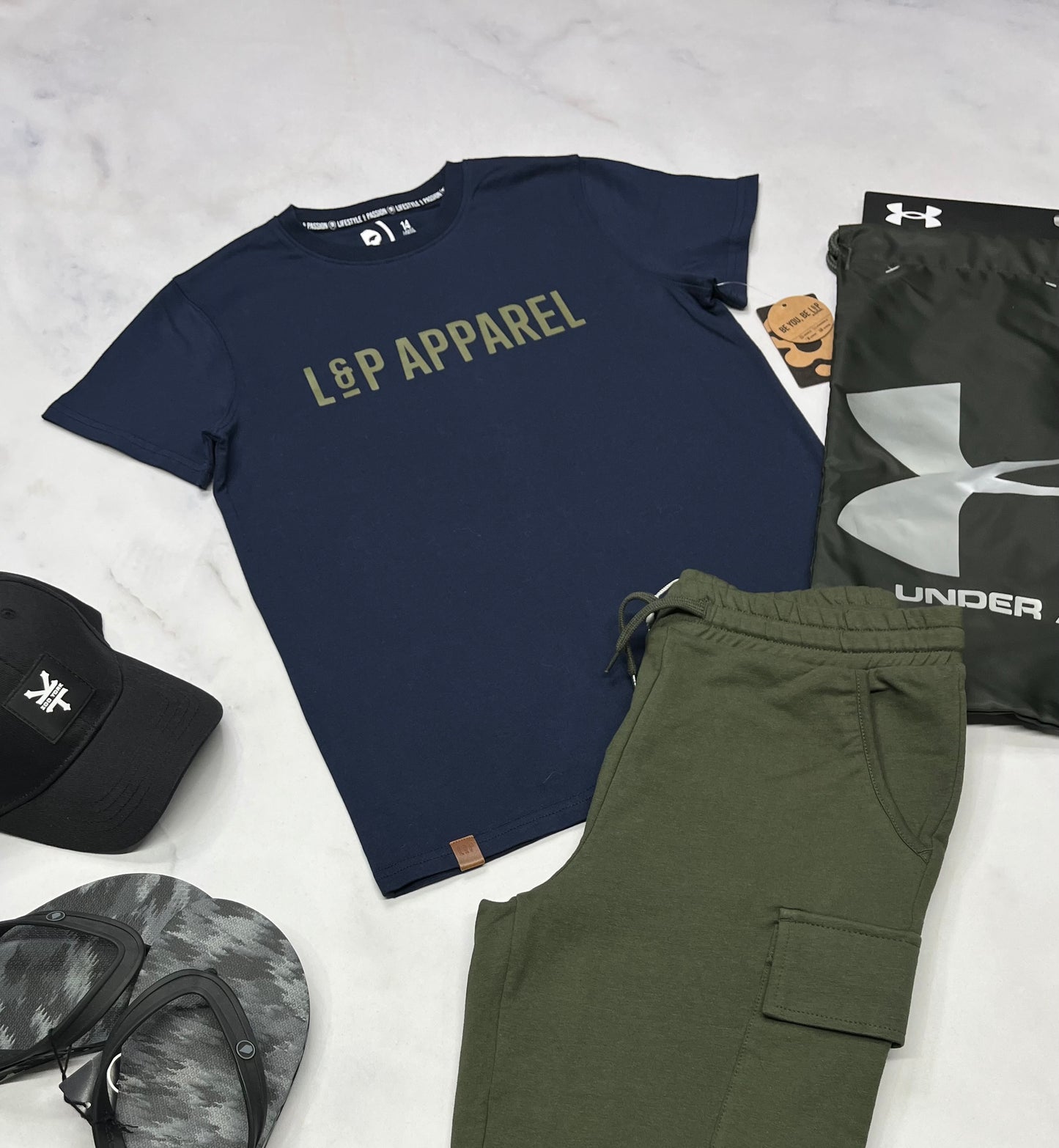 🌿 Manche courte : LP en beau coton stretch neuf ! Fait 12-13 ans .