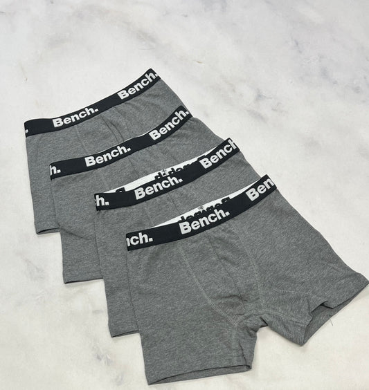 Bench lot de : 4x boxer en coton doux neuf ! fait 4 ans .