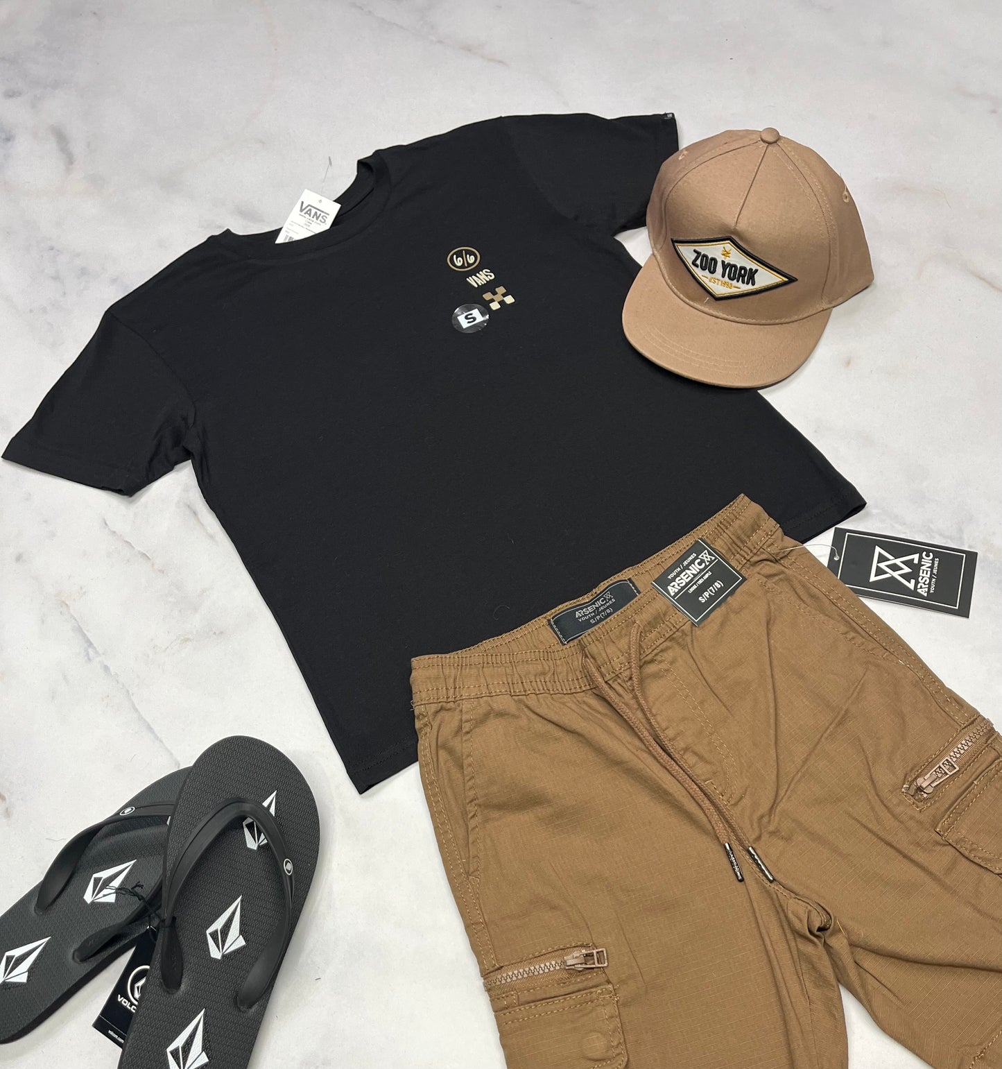 🍂 T-Shirt : VANS beau logo au dos fait 8 ans garçon neuf !