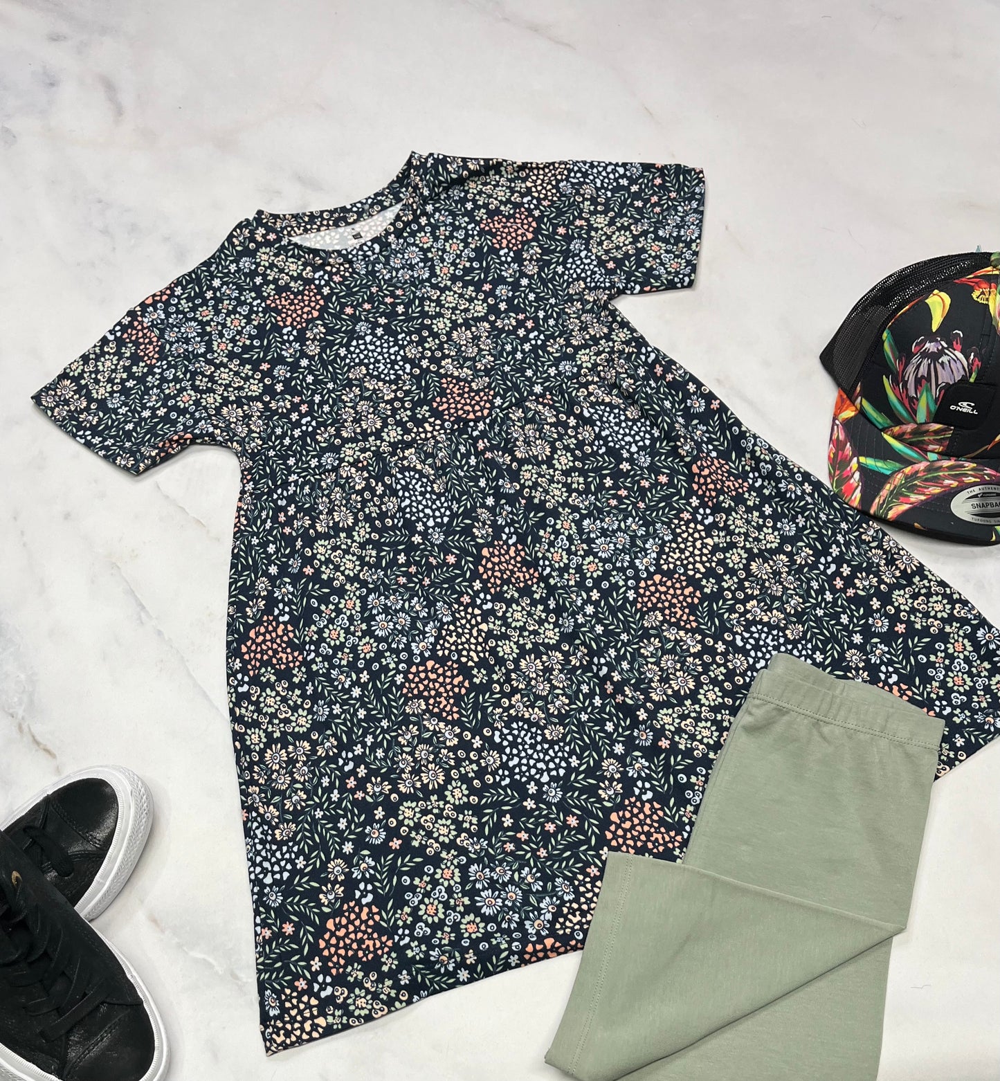 🌿 Robe fleurie : soft stretch 8 ans fille Tag neuve !