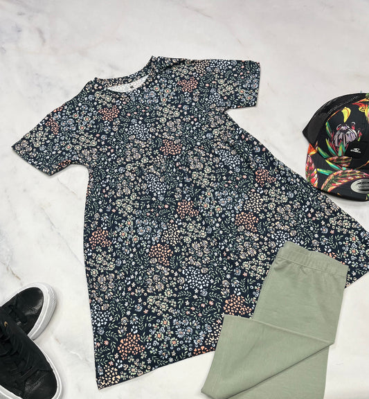 🌿 Robe fleurie : soft stretch 8 ans fille Tag neuve !