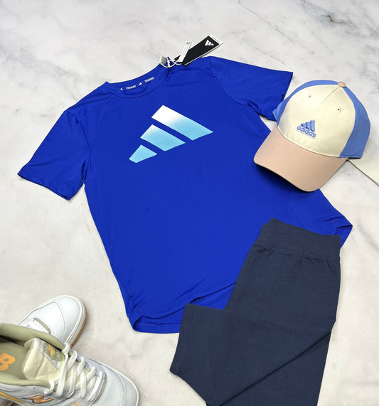 😍 Manche courte : Adidas en tissu de sport stretch de partout 11-12 ans fille coupe confo . Neuf !