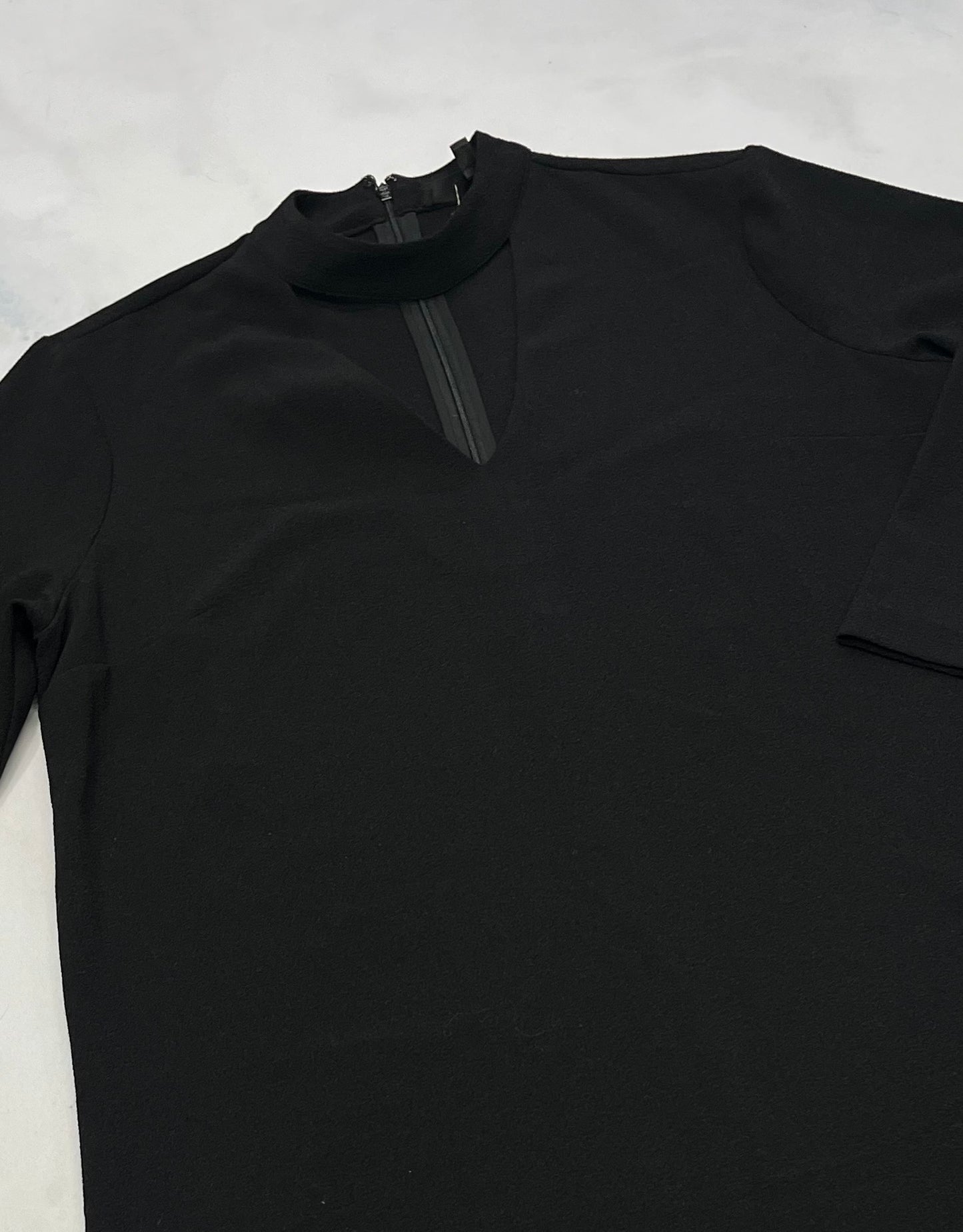 Dynamite Robe : Manche 3/4 comme neuve . L fait ML femme (9-10 ans ) femme . Tissu qui ne décolore pas .