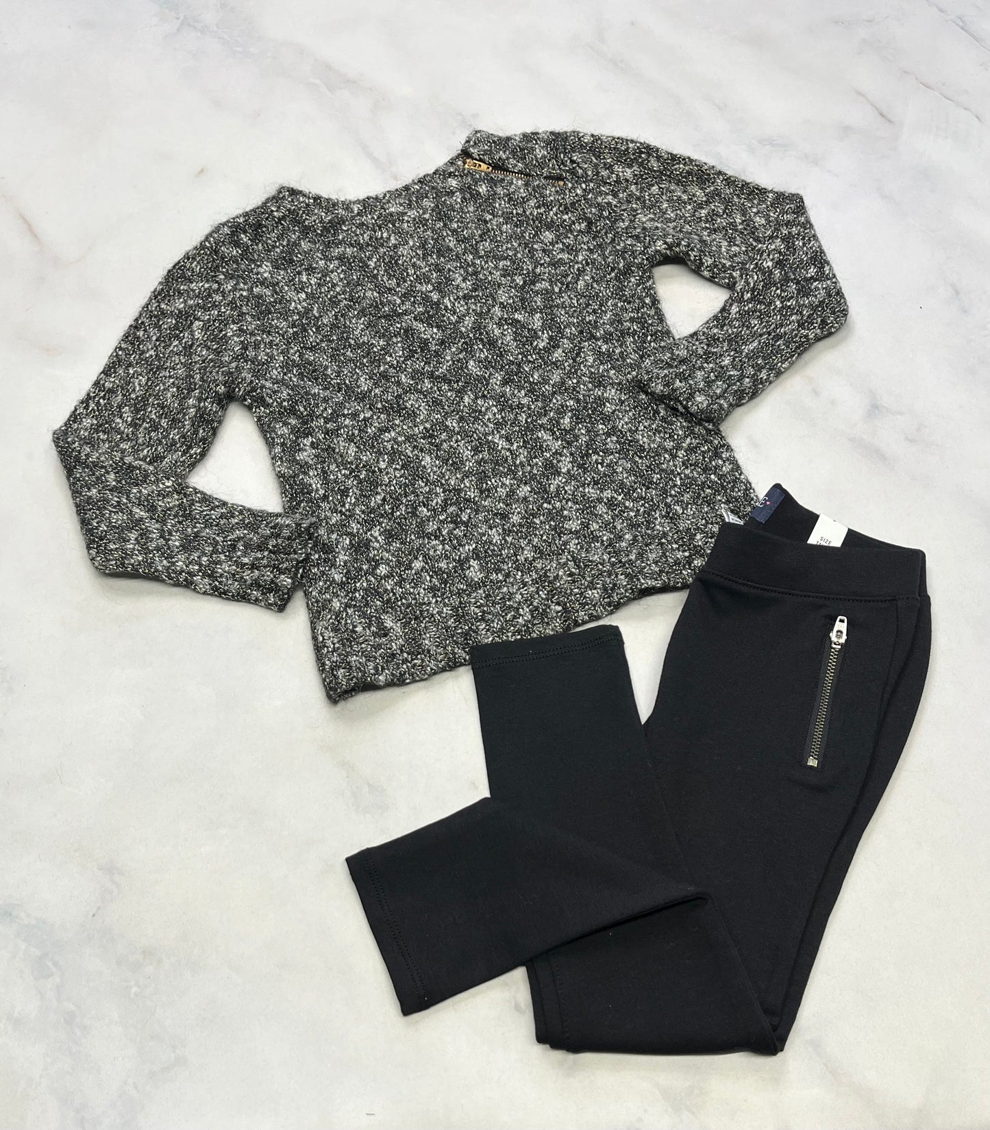 Duo 5 ans: Tricot brillant Or Jo Fresh zip au haut d’un coté 5 ans comme neuf ! + skinny Jeg. Mou 5 ans neuf!