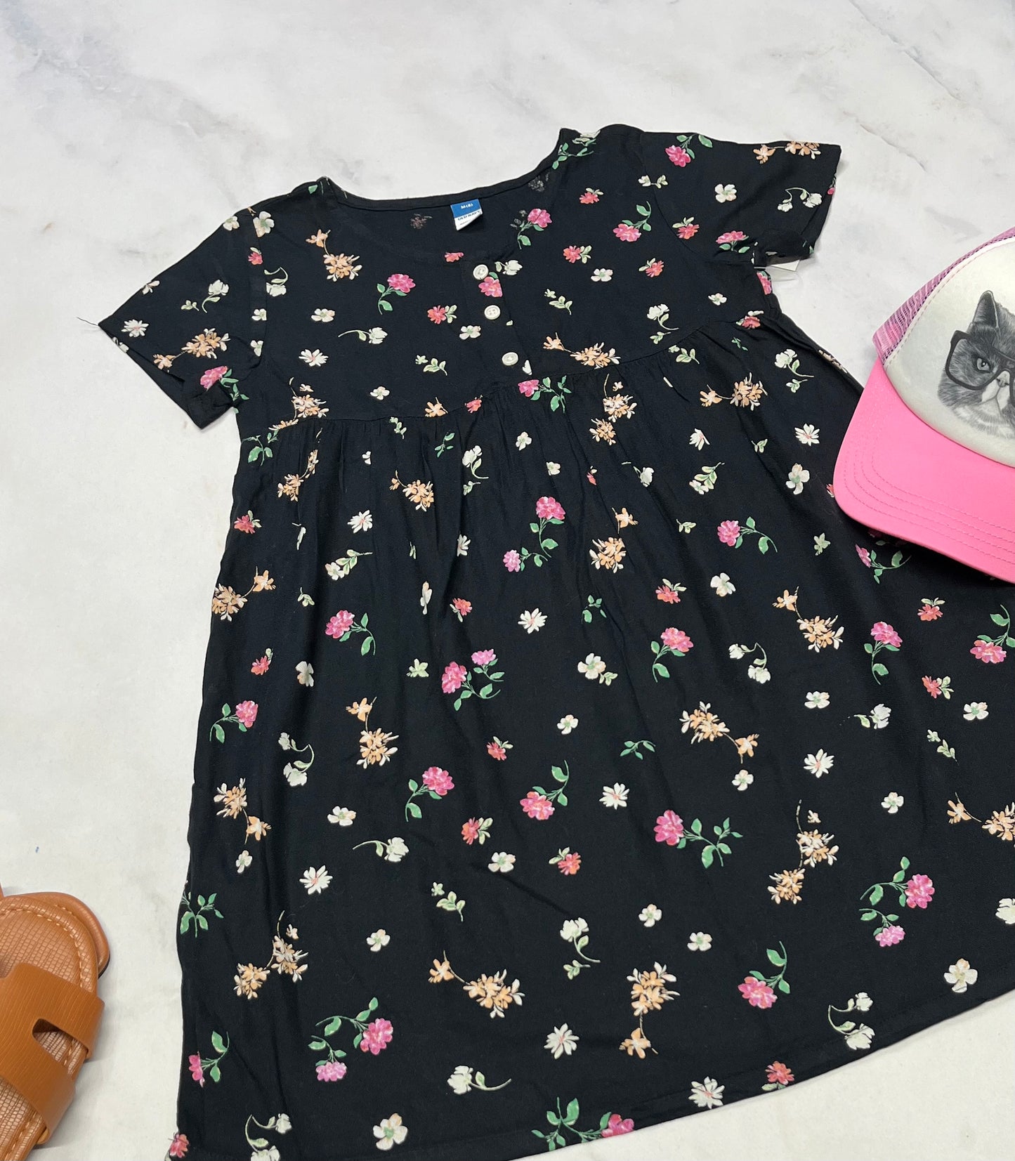 🌸 Robe fleurit : tissu souple 3 boutons au haut . 8 ans fille neuve .
