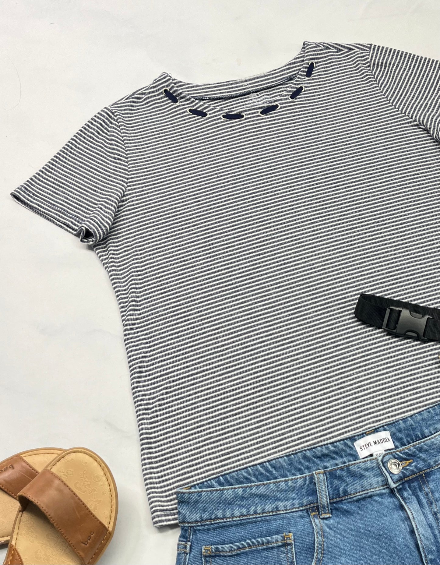 ⚓️ Manche courte : En tricot extensible Jax fait XL femme stretch comme neuf ! Beau détails au col ( cordon marine ).
