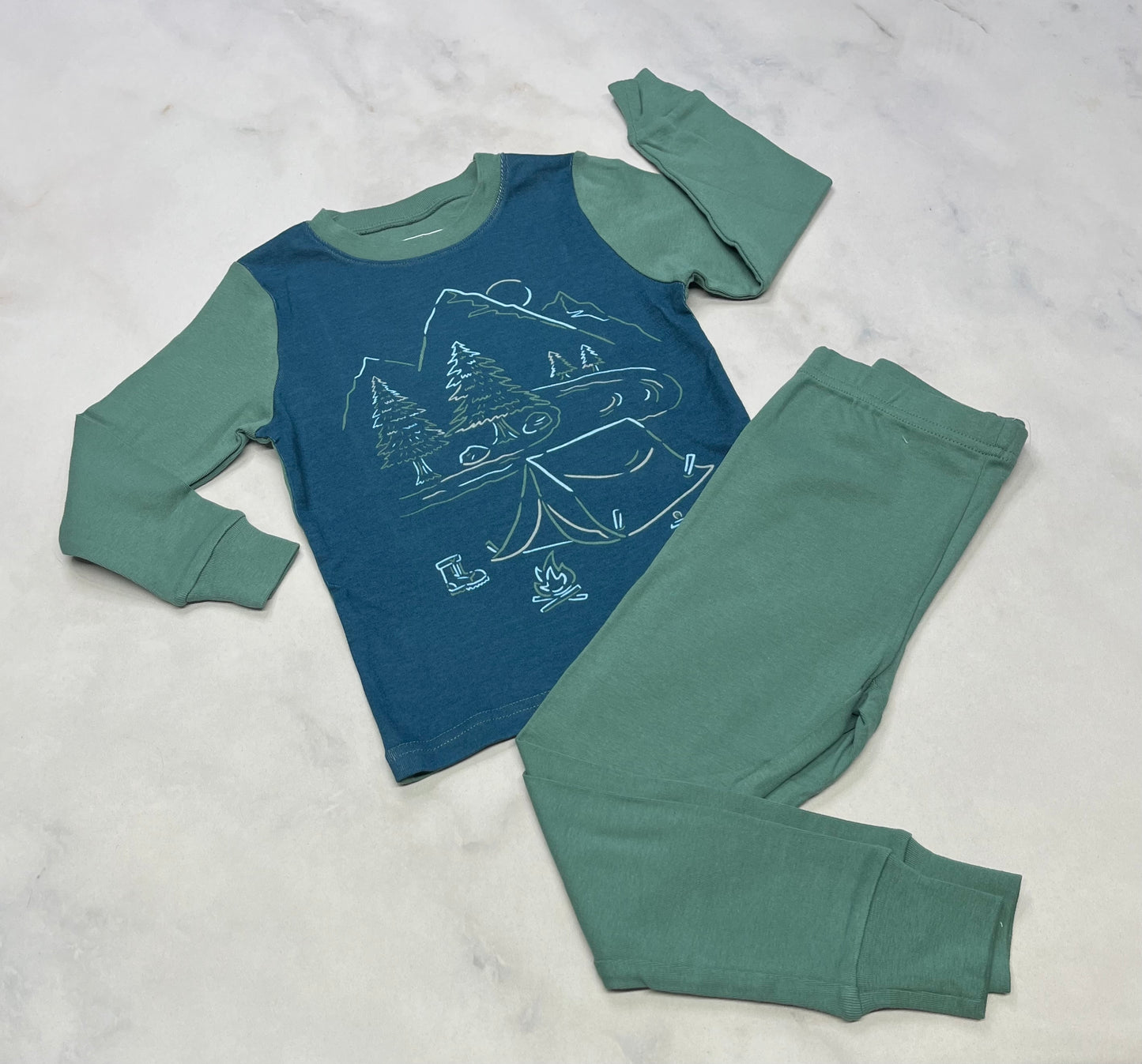 Pyjama : 4 ans neuf !