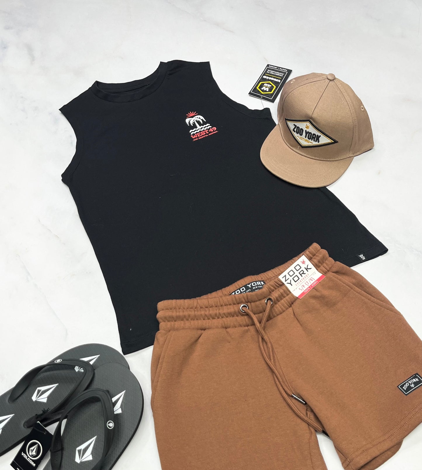 🌴Camisole: West beau logo au dos . 7-8 ans garçon look ample neuve .
