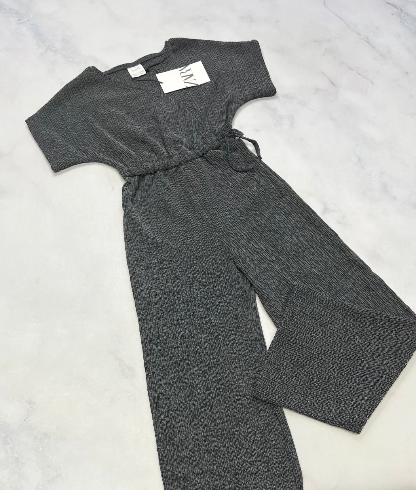 ZARA : 1 pièce 6 (5-6 ans ) neuf ! Jambe large tendance .