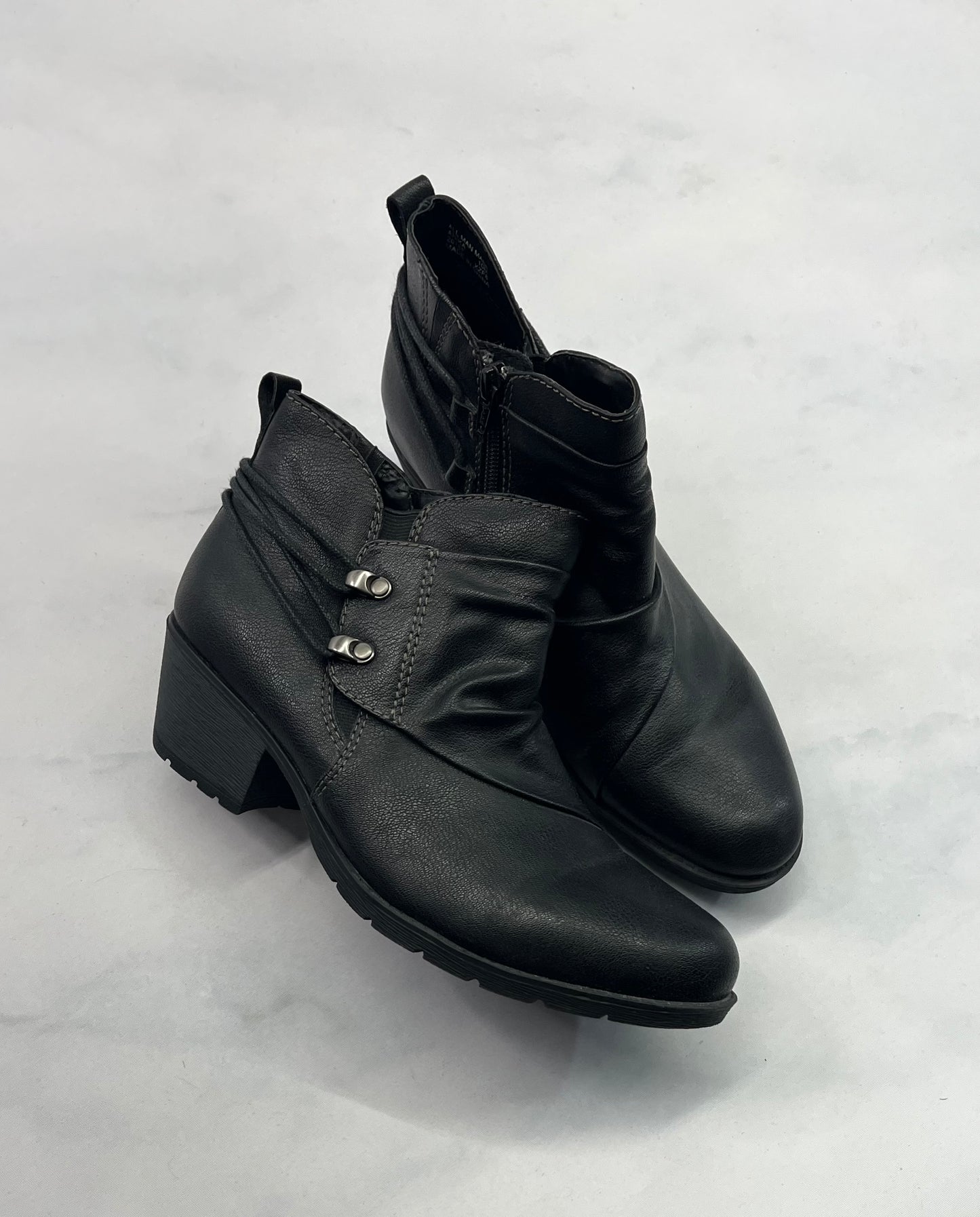 Bottillon : Earth Origins souple zip sur les côtés . 10/ femme comme neuve .