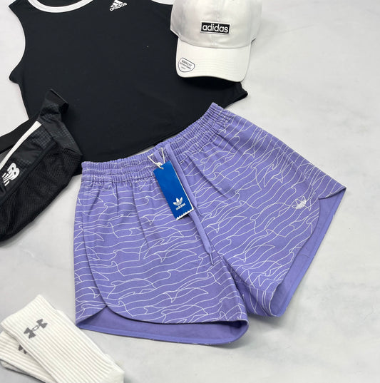 💜 Short : Adidas motifs dauphins taille haute  tissu plus épais look tendance . XS/ femme ( fait 3-4 ans ) neuve .