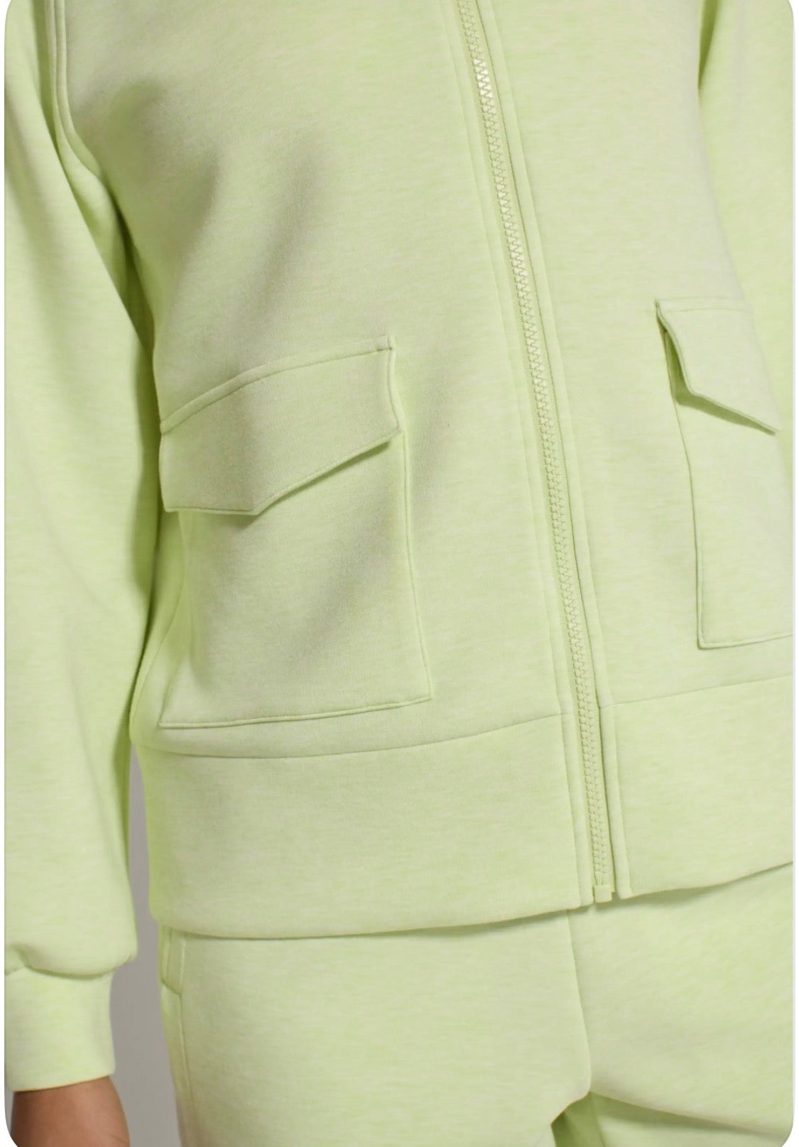 🌿 Veste : Tissu frais qui ne décolore pas . Hyper doux et stretch . L/ femme neuve ! Incroyable en vrai .