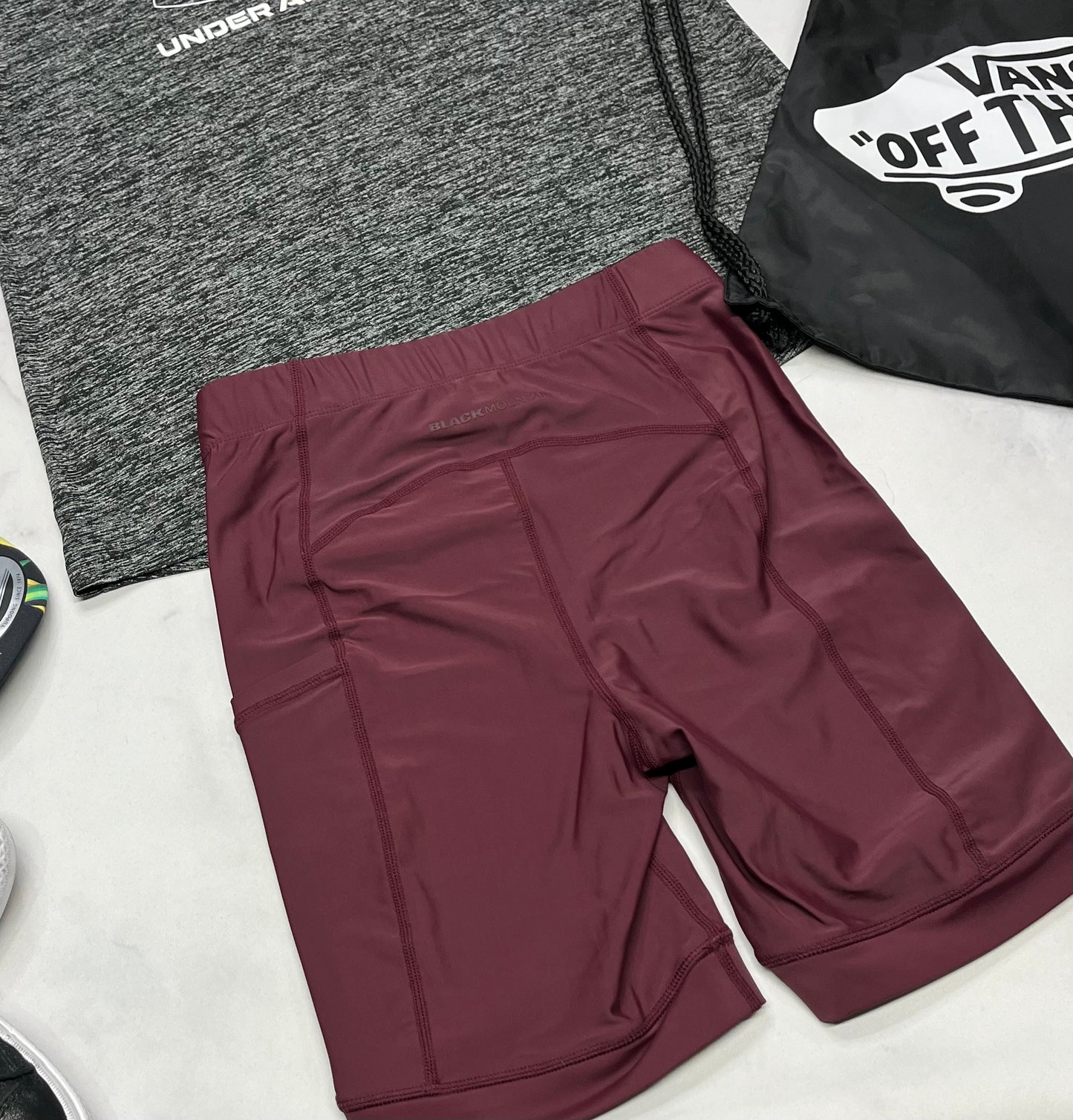 😍 Cuissard : Black Mountain en tissu de sport stretch 16 ans fit + (14-16 ans fille ) neuf ! Bande anti dérapante à la taille et aux cuisses.