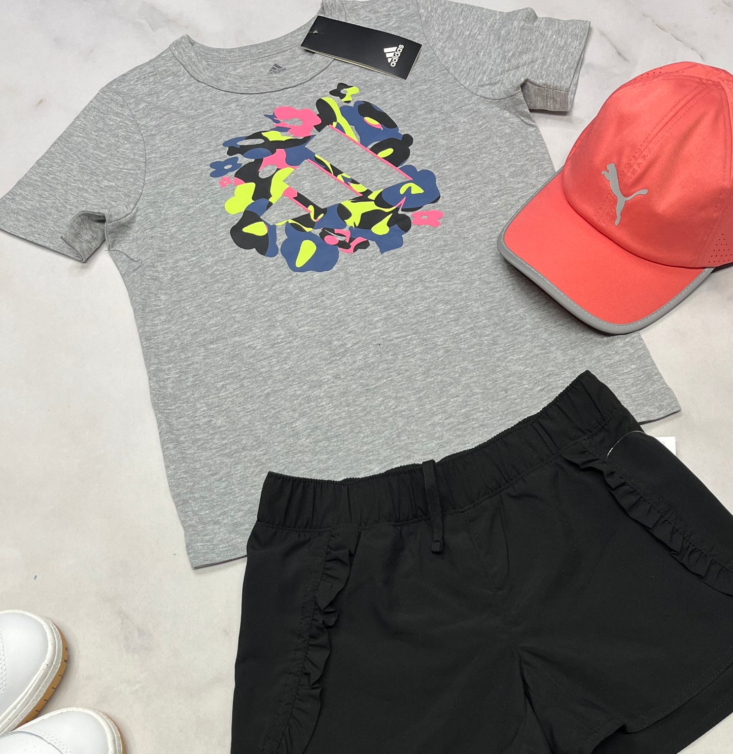 🫶Manche  courte: Adidas gris 7-8 ans fille neuf !