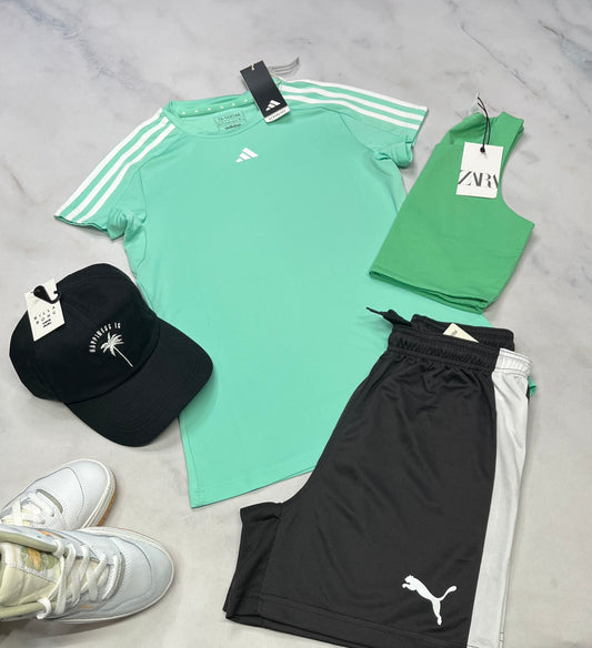 🌿 Manche courte : Adidas en tissu de sport stretch neuf ! 13-14( peu faire 14)fille .