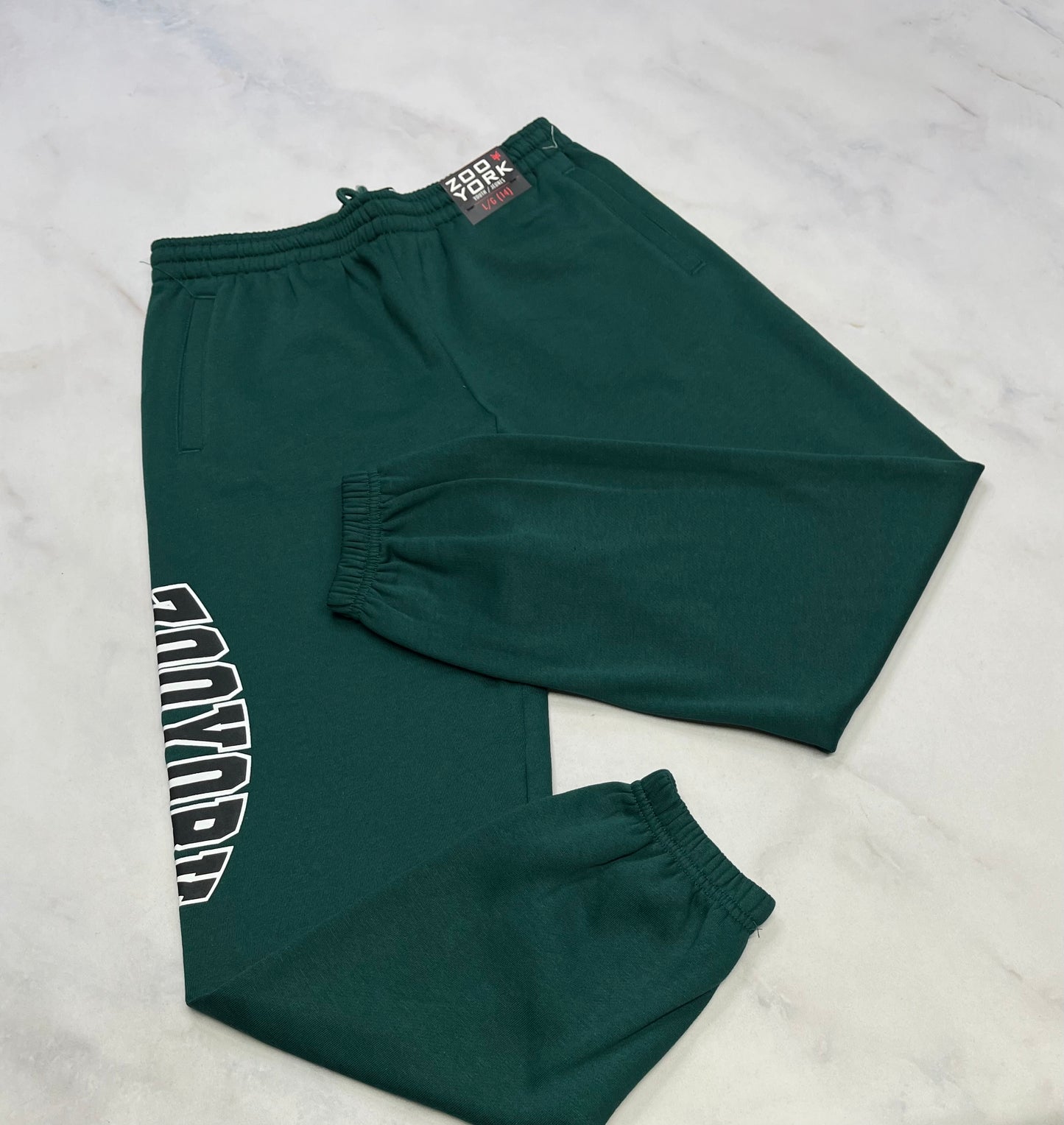 Zoo York : Ouaté vert neuf !. 7-8 ans 10-12 ans et 14 ans