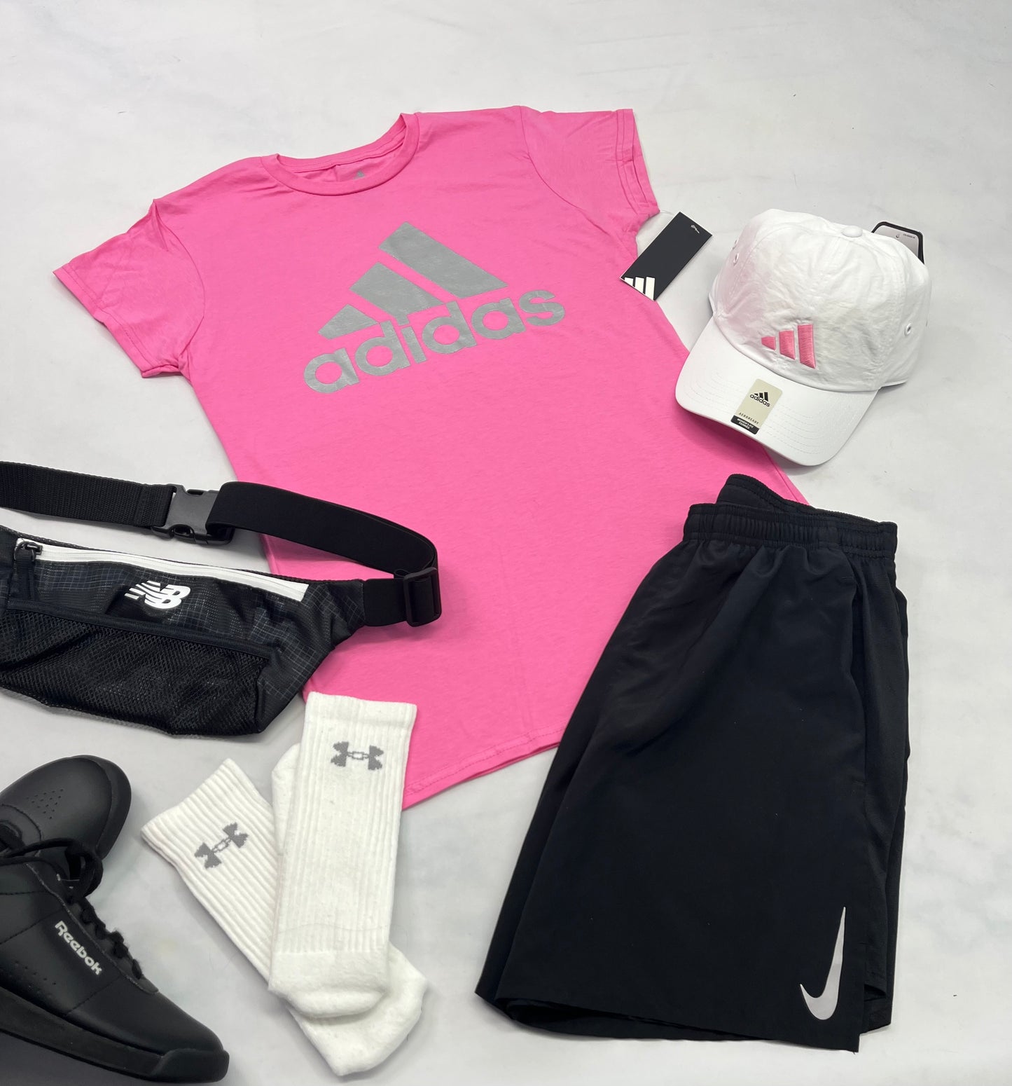 💕 Manche courte : Adidas rose fait M/ fit ( SM/ femme ) neuf ! Soft fait assez  long .