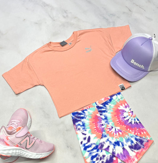 😍 PUMA : manche courte 4 ans fille coupe tendance . Gros logo brillant au dos neuf !