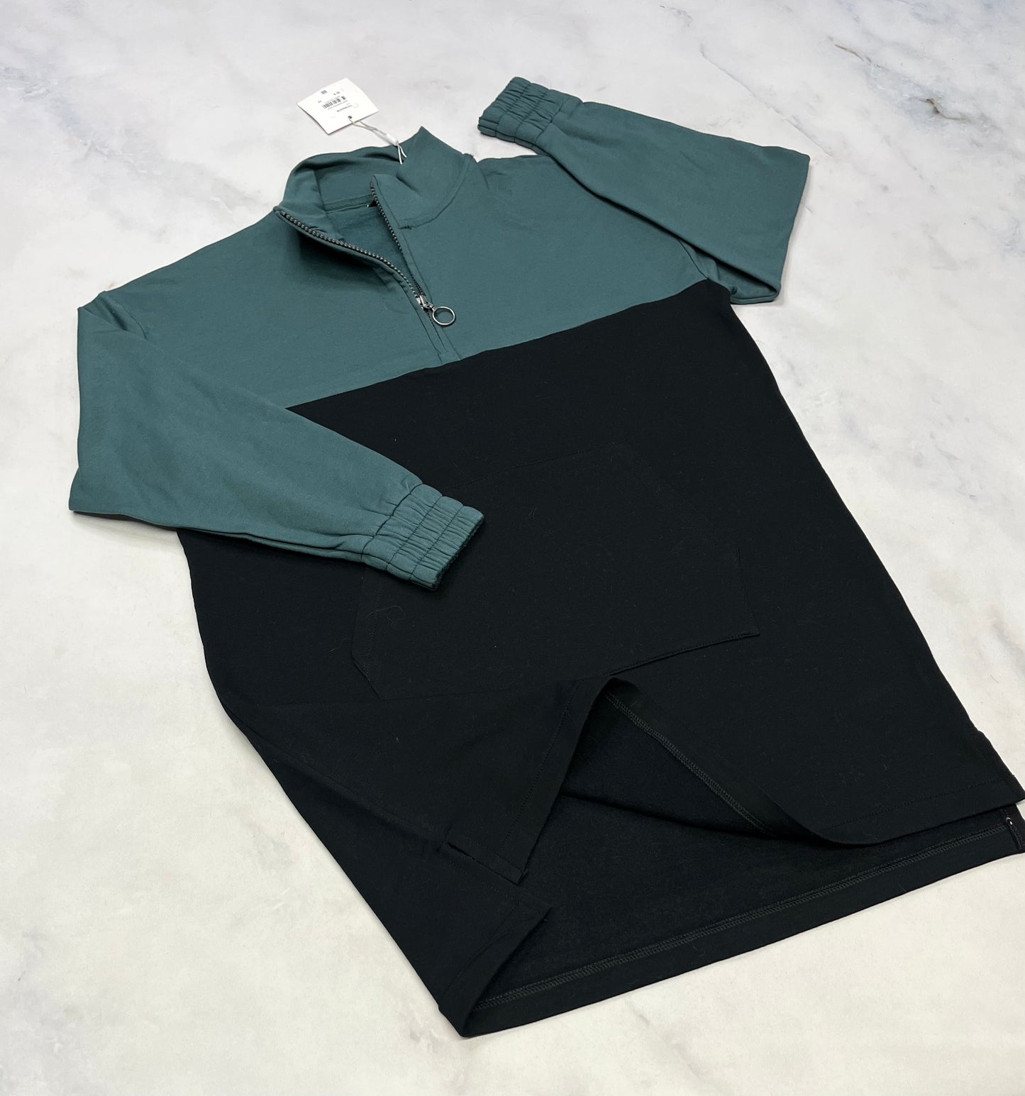 Robe : en ouaté neuve Blum! 8 et 12 ans