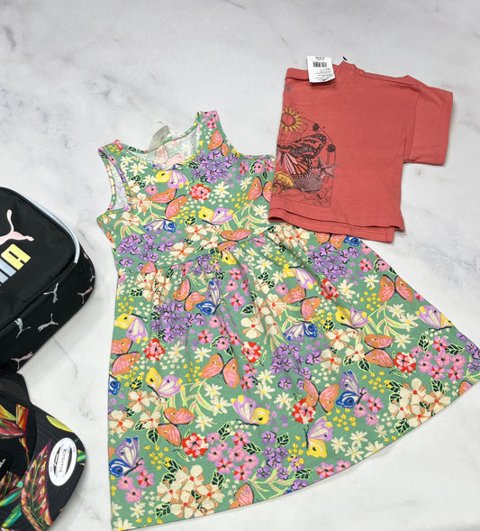 🌿Robe fleurie : 5 ans fille neuve .