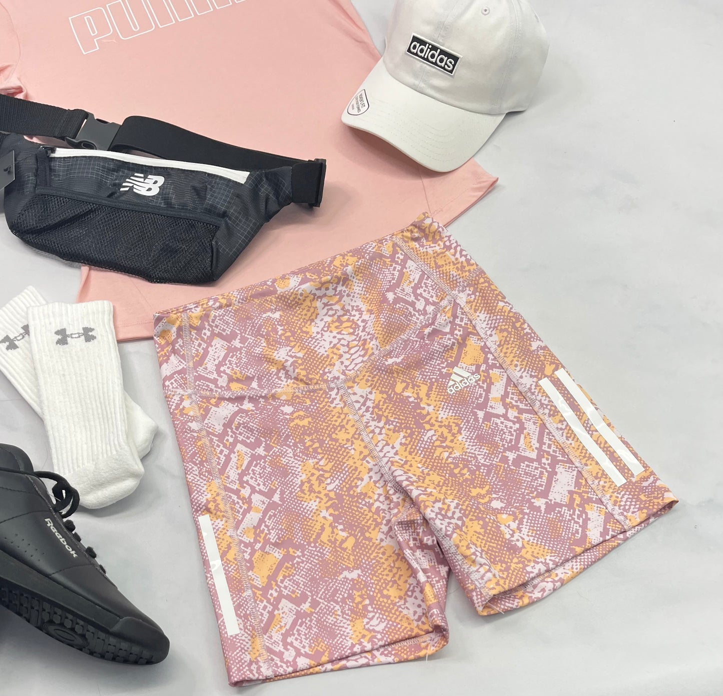 😍 Cuissard : Adidas en tissu de sport taille haute . S/ femme neuf !
