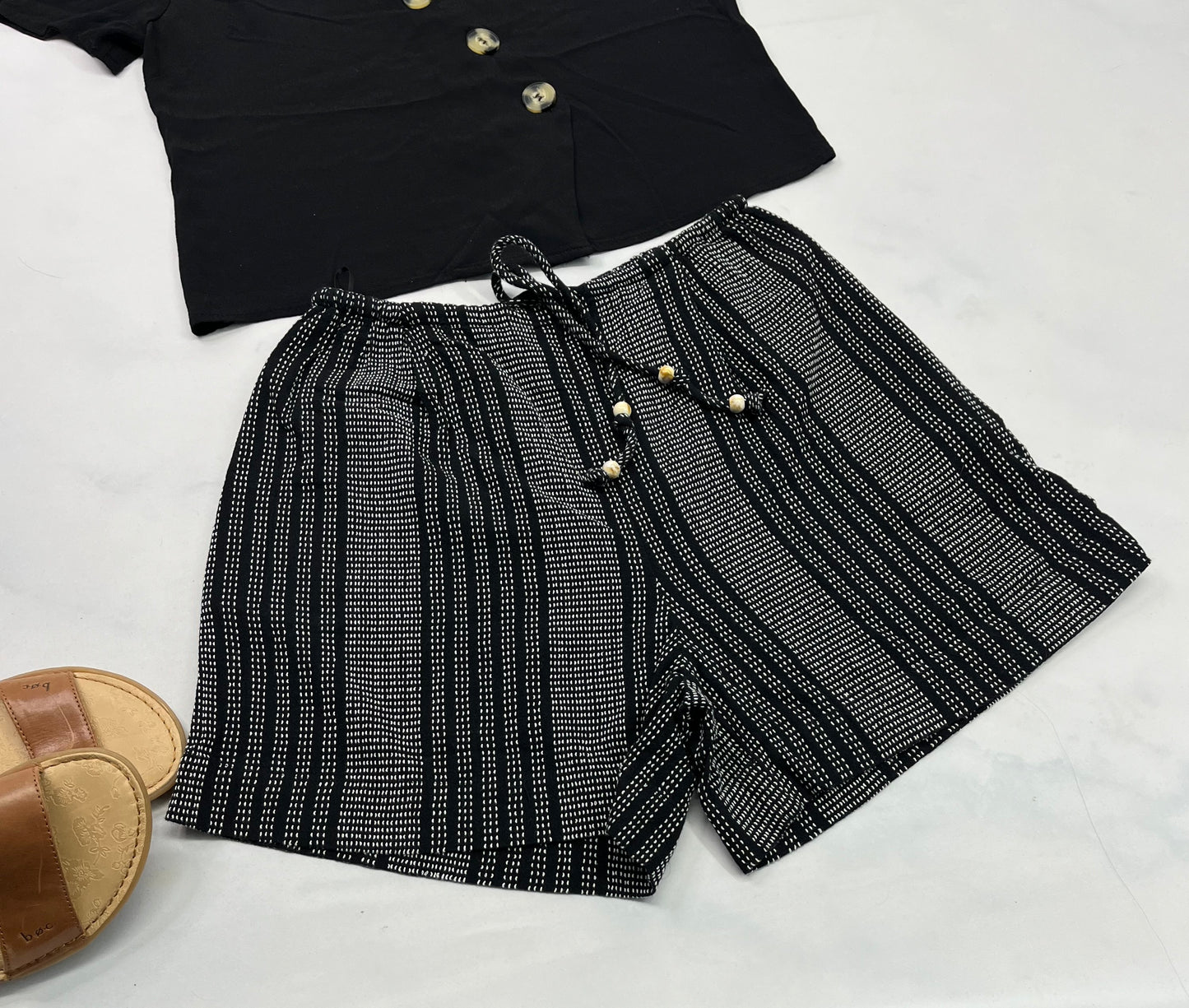 🌿 Short : look lin texturé incroyable ! Fait M/ femme . Neuve ! Avec cordon d’ajustement à la taille.