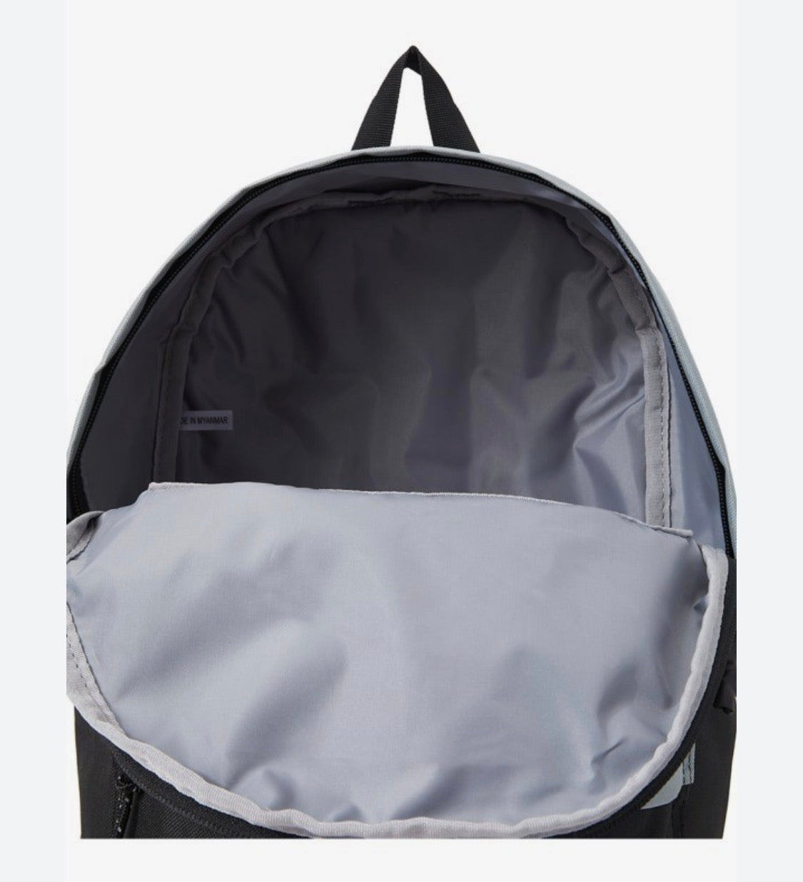 🌴 Sac d’école : Quiksilver . Grosseur idéal pour enfant du premier cycle ou qui débute l’école. Neuf !