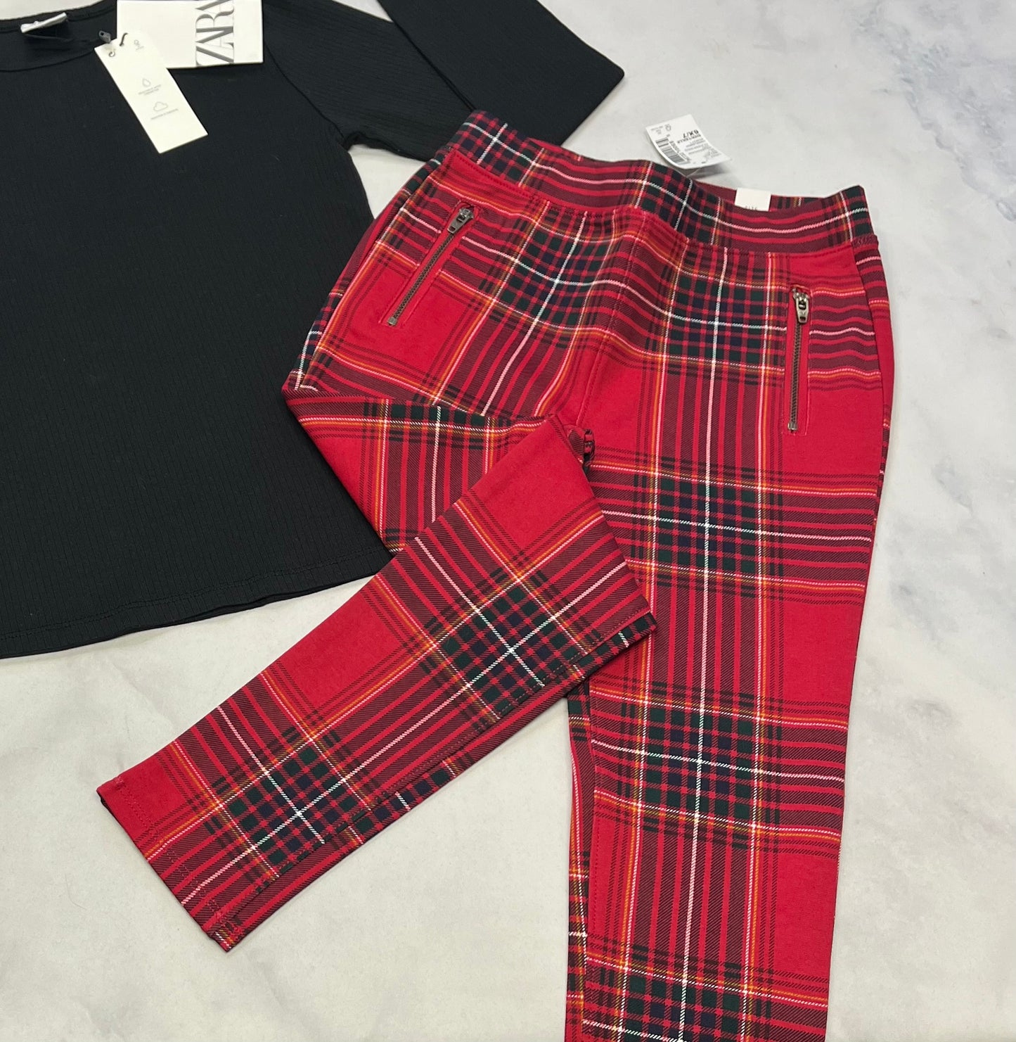 Duo neuf ! ZARA rib texturé noir fait 7 ans neuf! + Jeg. Place carreauté 6X-7 ans neuf!