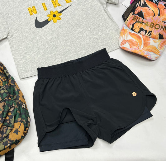 🌼 Short : en tissu de sport avec cuissard stretch intégré Tag 6( fait 5-6 ans ) neuf !