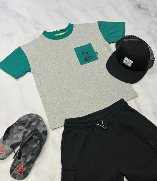 🛹T-Shirt / Surface : Skate 6 ans garçon  look relax fit tendance . Beau coton stretch neuf !!