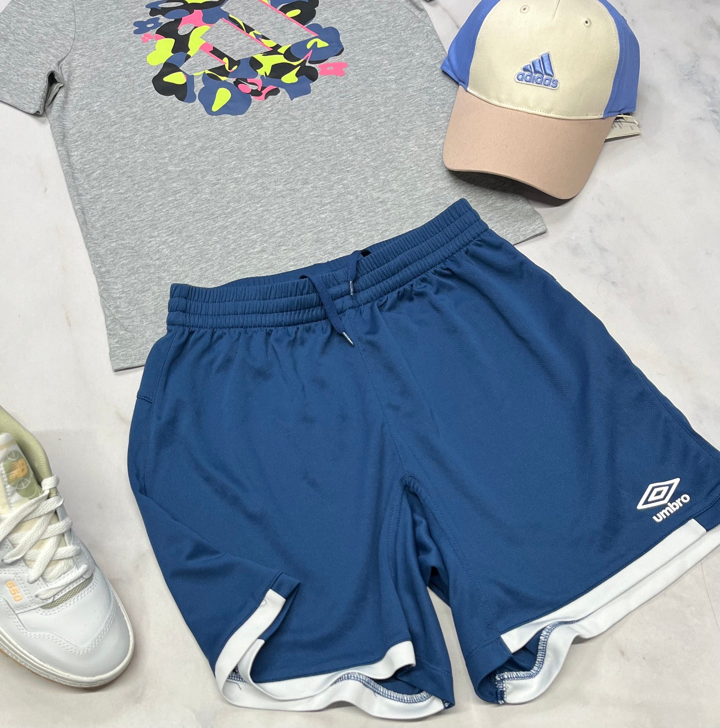 ☀️ Short Umbro : tissu de sport 14 ans fille comme neuve .