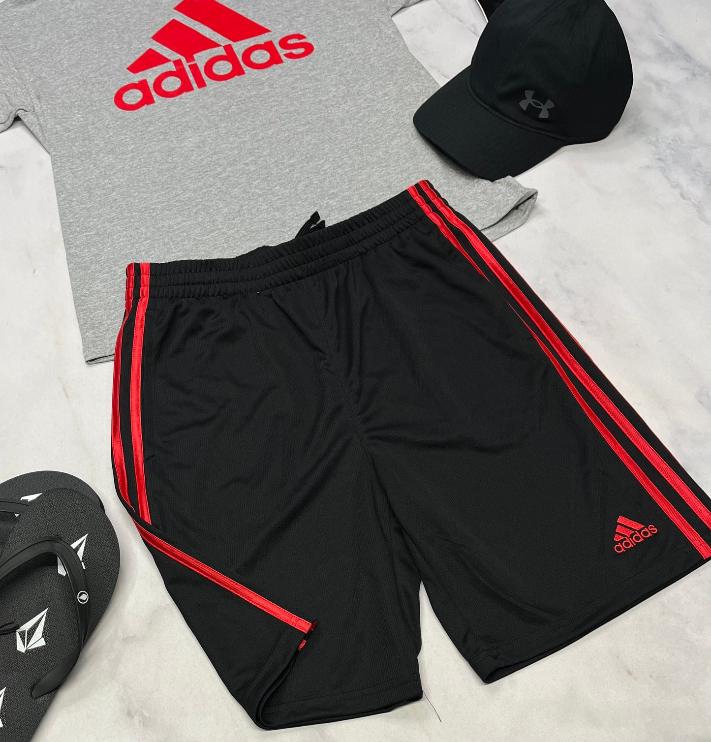 🤩 Bermuda Adidas : en tissu de sport neuf ! 14-16 ans garçon.