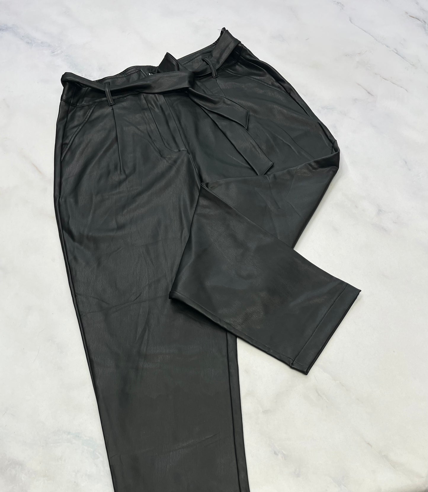 Reitman pantalon : look cuir mou taille haute état neuf ! En micro polar int. 10( fait 8 ans ) médium femme .