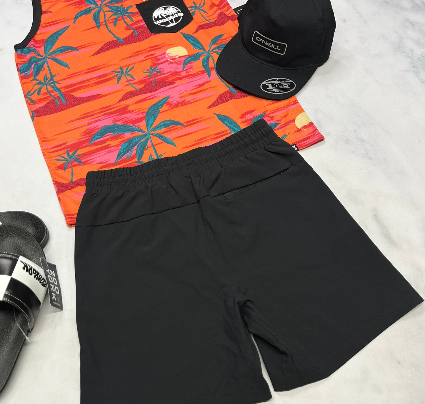 💦 Maillot : Noir Black Mountain fait 12 ans garçon neuf ! Qualité ++ poche avec zip au dos .