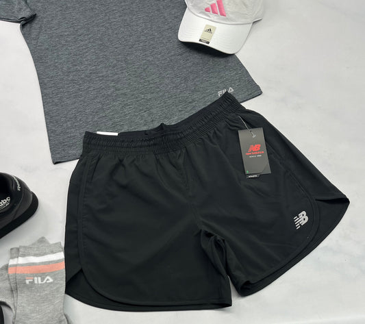 🩷 Short : New Balance en tissu de sport léger . Small relax fit ( SM/F) neuf!