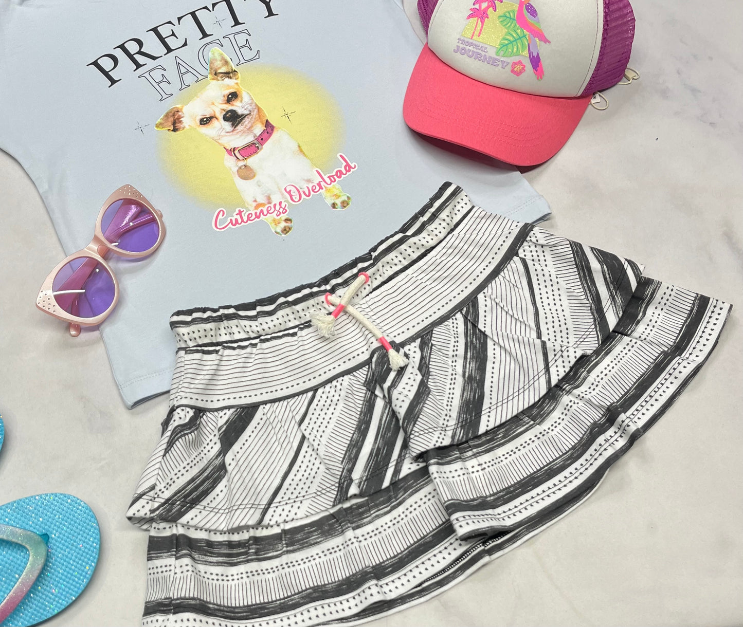 ☀️ Jupe : short intégré Cat& Jack fait 6 ans comme neuve.