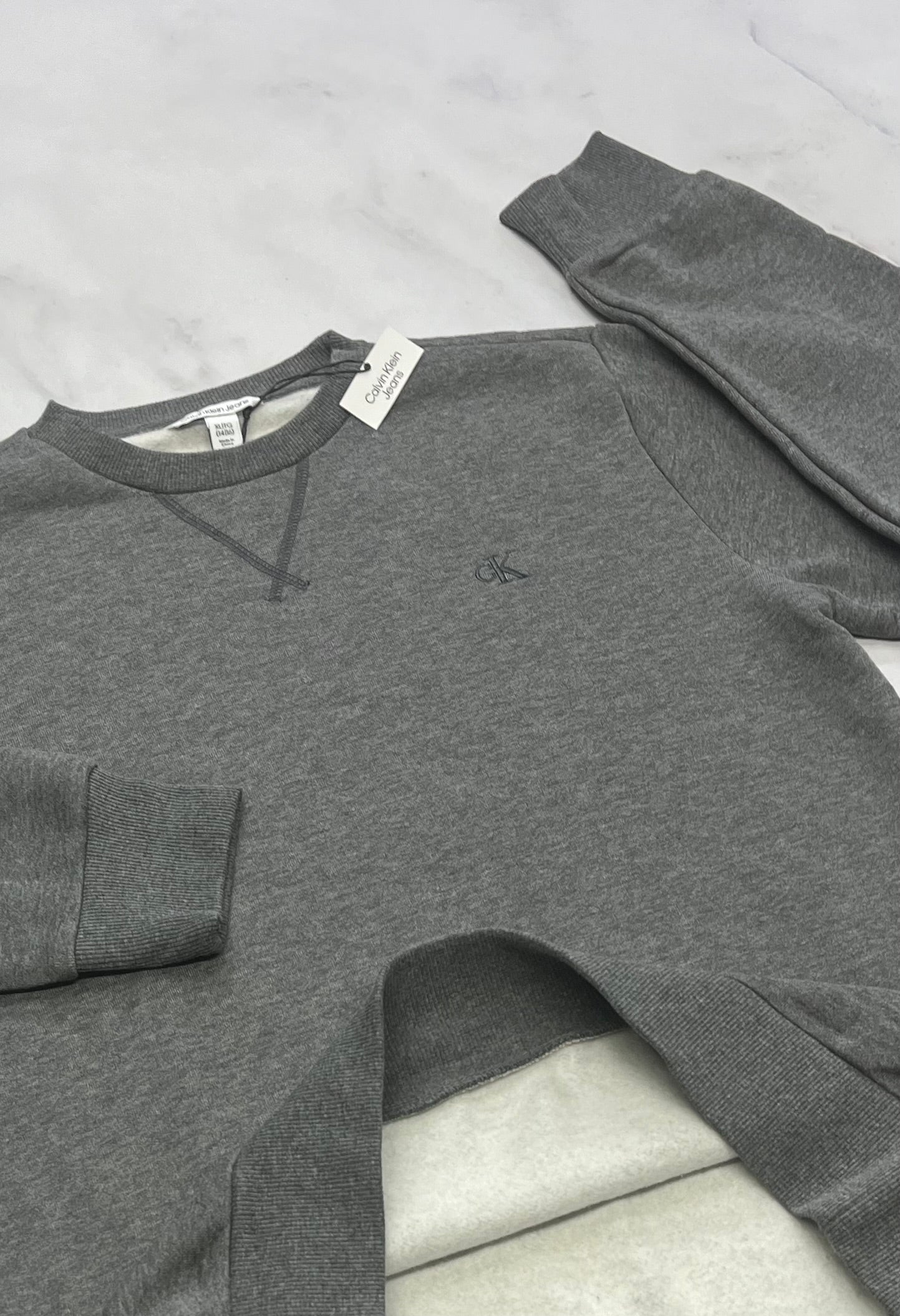 Calvin Klein : Ouaté doux à l’intérieur neuf ! Logo brodé . 10-12 et 14-16 ans garçon .