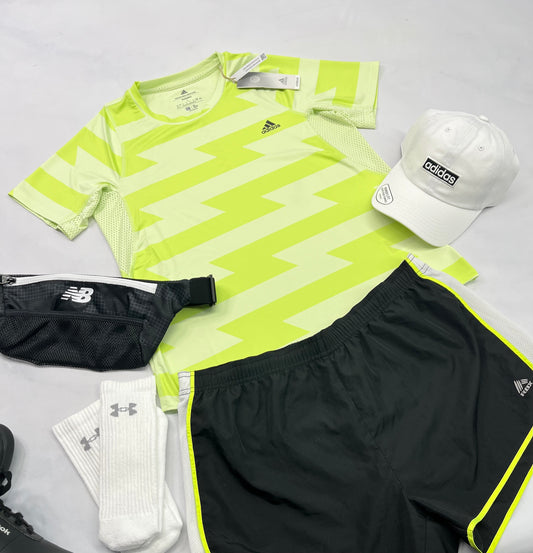 💫 Manche courte : Adidas Running/en tissu de sport qui respire . L/ fit stretch ( M-L) femme neuf !